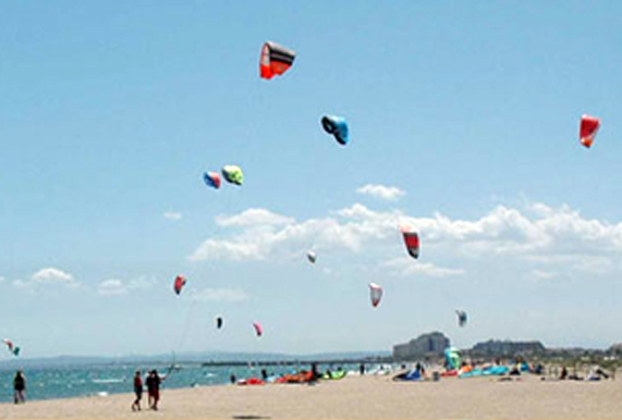 Kitesurf in the beach of Rubina in Empuriabrava